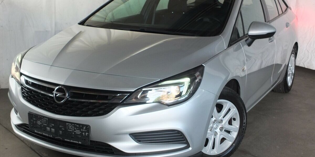Opel Astra NAVI EINPARKHILFE ALLWETTERREIFEN EURO 6 99.278 km 8.995 &euro; Köln 50858