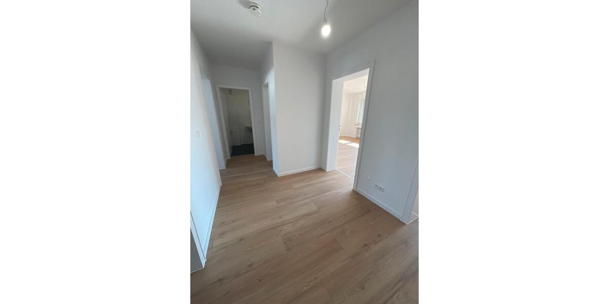 Etagenwohnung Neuss Augustinusviertel - 1 Zimmer, 77 m&sup2;, 889&euro; | Angebot:25854645