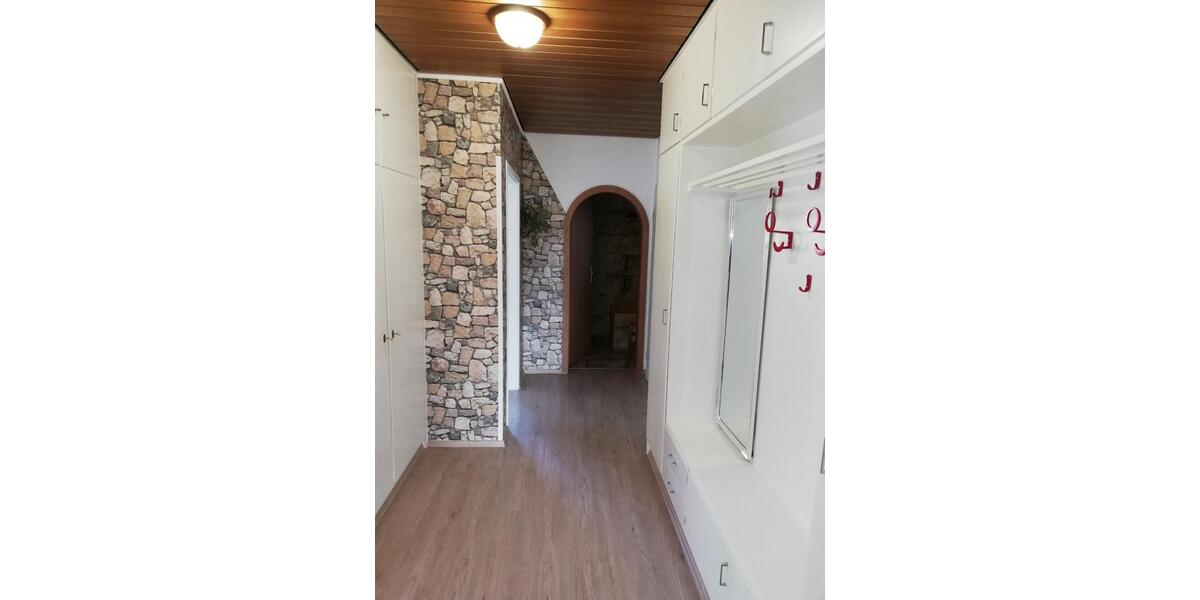 EG - Wohnung - 4 Zimmer + Küche + Garage 4 zimmer