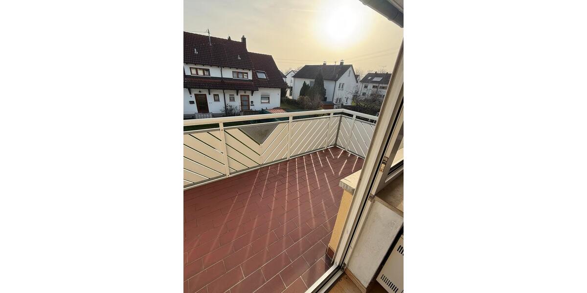 Etagenwohnung Ulm Donautal - 4 Zimmer, 90 m&sup2;, 1.000&euro; | Angebot:25382978