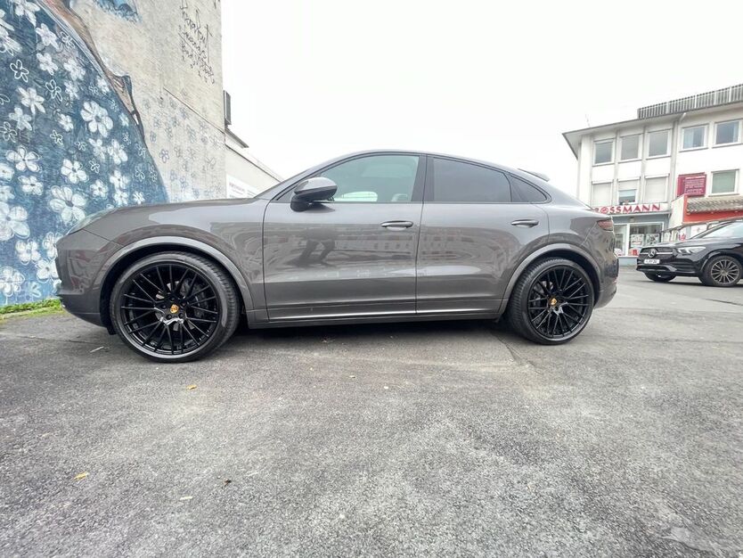 Porsche Cayenne 94.000 km 62.500 € frankfurt 60388