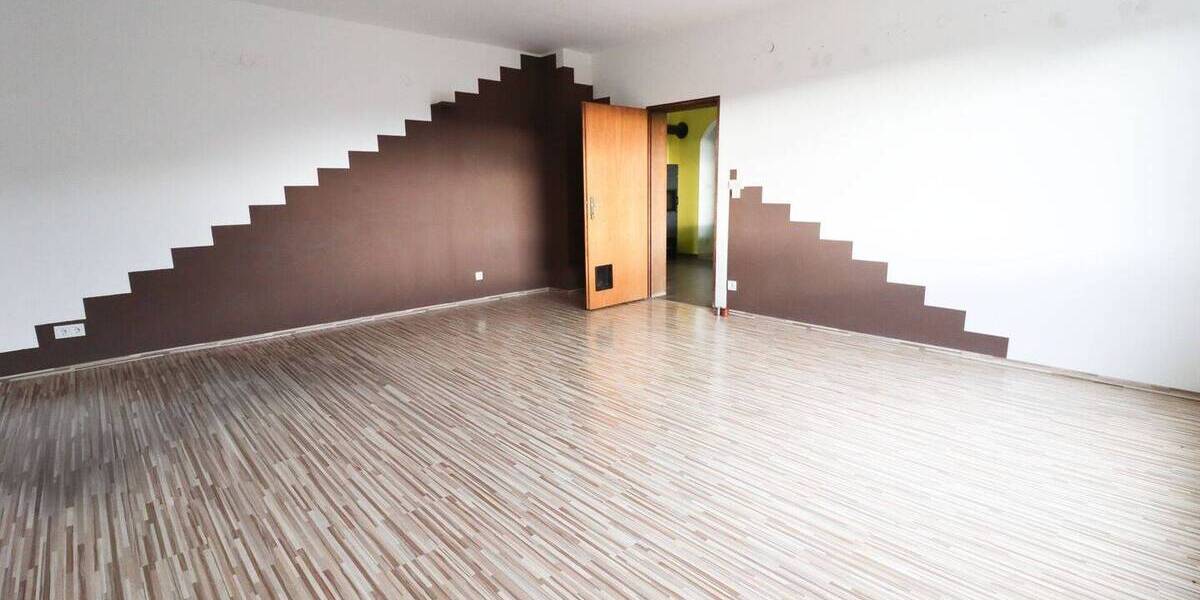 Etagenwohnung Greding - 9 Zimmer, 241 m&sup2;, 450.000&euro; | Angebot:25745121