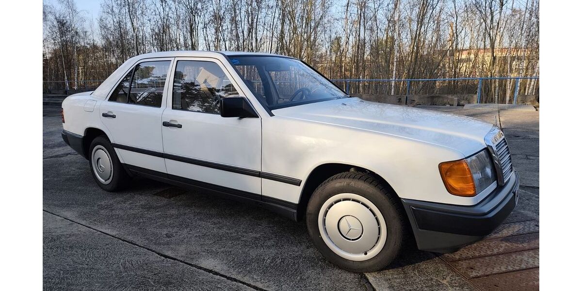 Mercedes-Benz 200 69.000 km 20.999 &euro; Niesky 02906