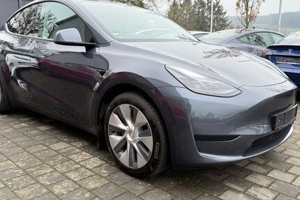 Tesla Model Y 39.700 km 28.950 &euro; Tünsdorf 66693