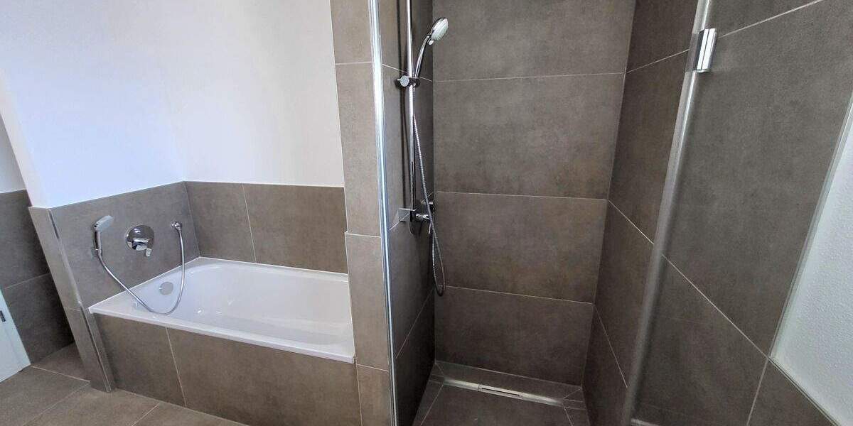 Etagenwohnung Neu-Ulm Burlafingen - 3 Zimmer, 137 m&sup2;, 1.935&euro; | Angebot:24807459