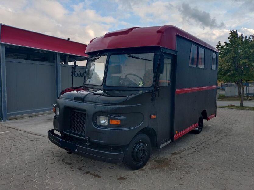 Mercedes-Benz Andere 50.000 km 15.000 € Möllenhagen 17219