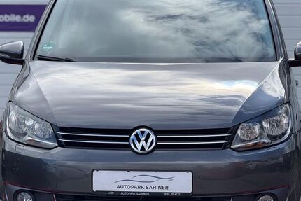 VW Touran 147.555 km 7.499 &euro; VÖHRINGEN (LANDKREIS ROTTWEIL BEI STUTTGART) 72189