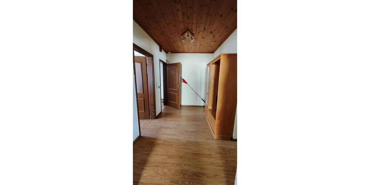 Etagenwohnung Urmitz - 7 Zimmer, 160 m&sup2;, 300.000&euro; | Angebot:26709840
