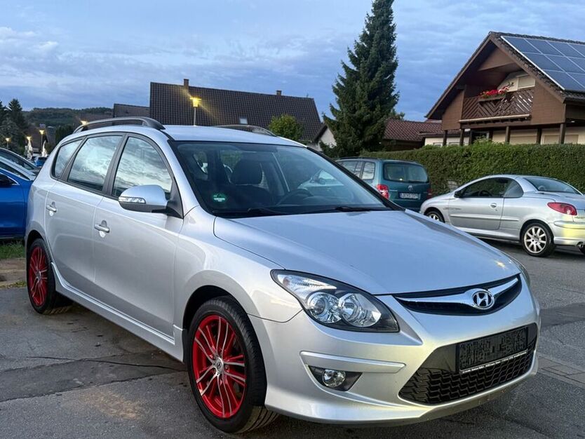 i30