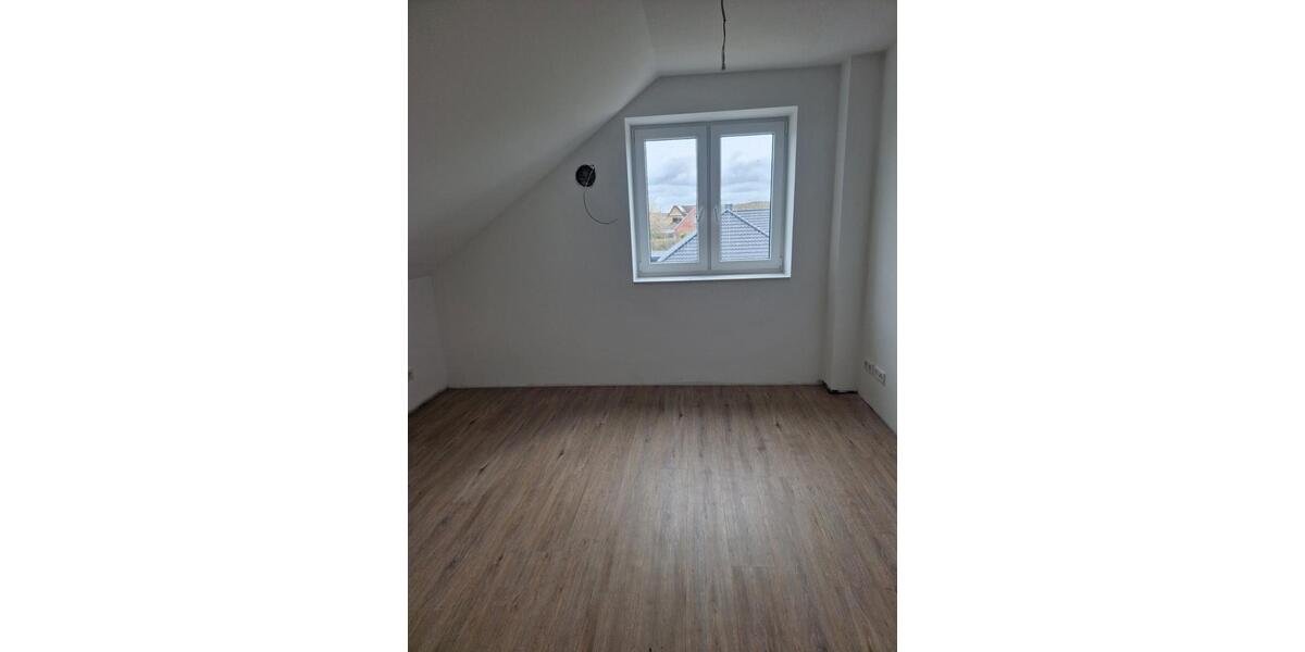 Dachgeschoßwohnung Oeversee - 4 Zimmer, 81 m&sup2;, 1.225&euro; | Angebot:25792853