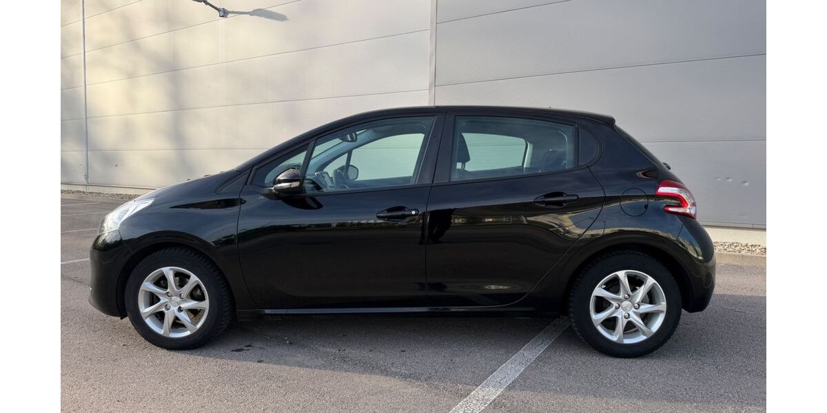 Peugeot 208 108.000 km 4.600 &euro; Rastatt 76437