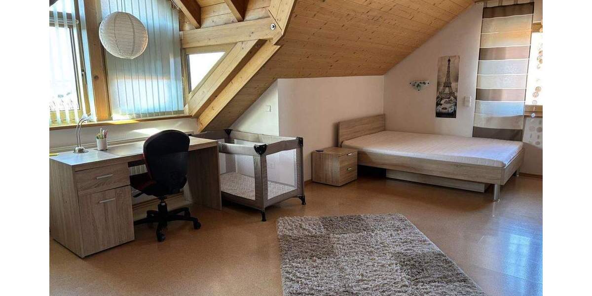 Etagenwohnung Sulzdorf Sternberg - 3 Zimmer, 120 m&sup2;, 770&euro; | Angebot:26162706