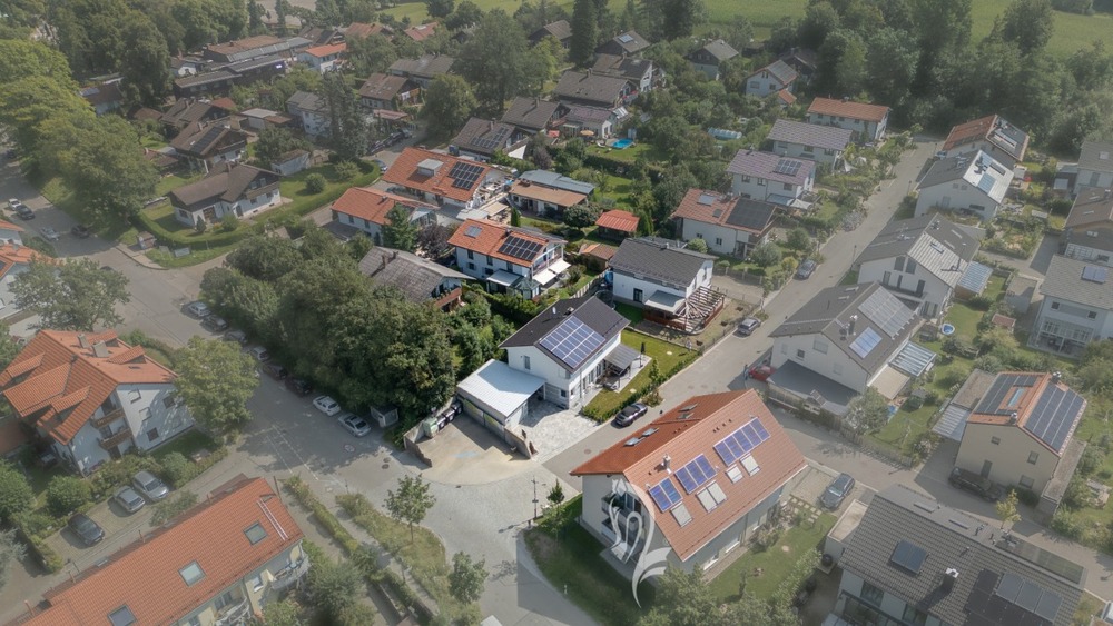Modernes Architektenhaus mit A+ Energieeffizienz und großzügigem Raumangebot - Einfamilienhaus Ebersberg | Angebot:25705561