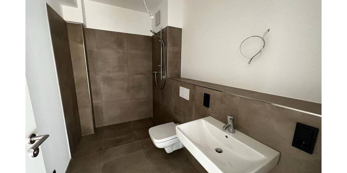 Doppelhaushälfte Mainz Weisenau - 6 Zimmer, 159 m&sup2;, 2.500&euro; | Angebot:25683725