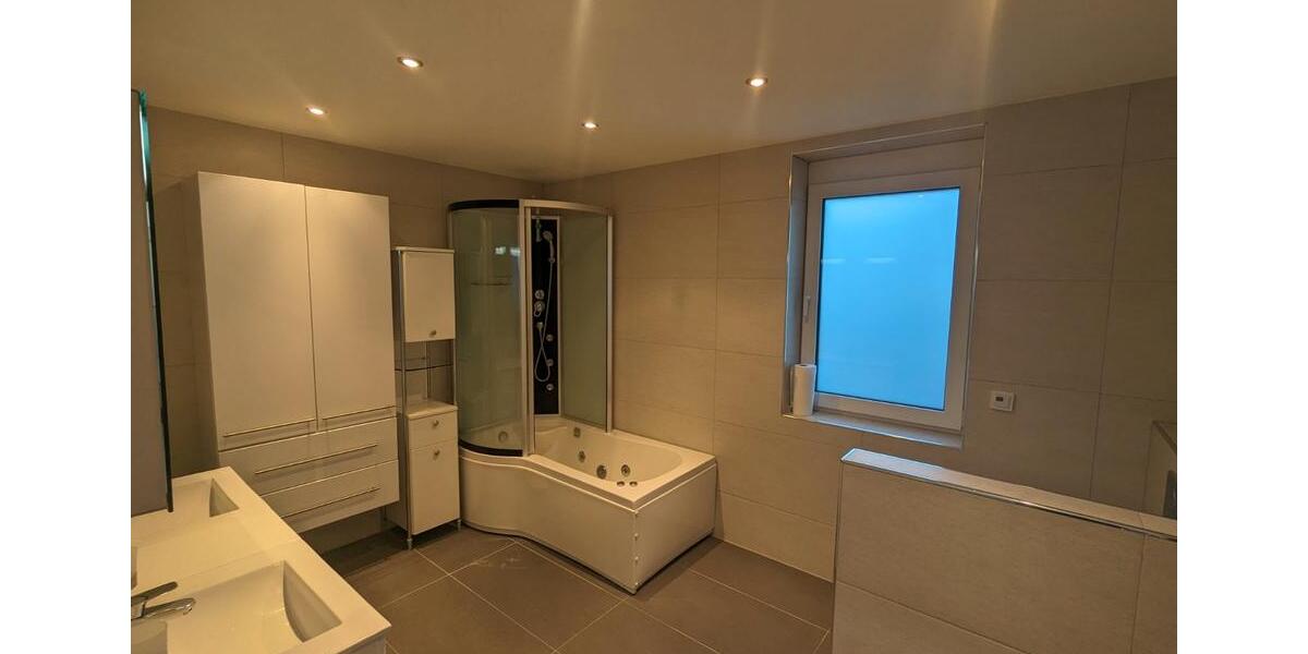 Einfamilienhaus Dreieich - 9 Zimmer, 300 m&sup2;, 4.390&euro; | Angebot:26336525