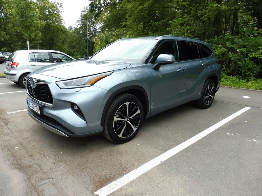 Toyota Highlander 125.789 km 49.500 € Köln 50678