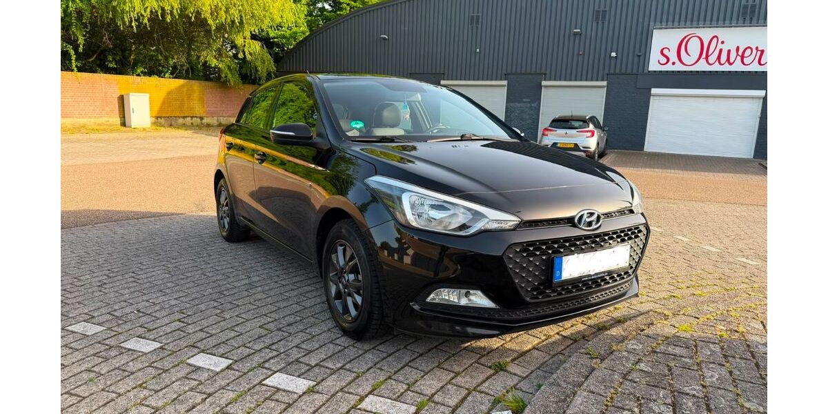 Hyundai i20 64.000 km 8.200 &euro; Herzogenrath 52134
