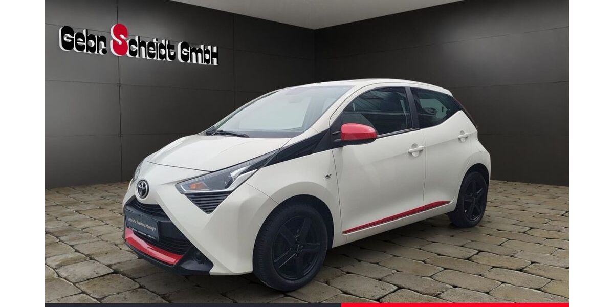 Toyota Aygo (X) 42.605 km 8.880 &euro; Schiffweiler 66578