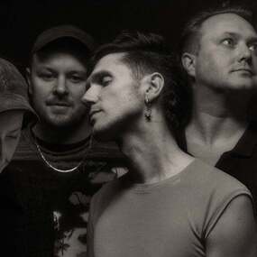 Low Island - bird UK & EU Tour 02.11.2025 Nochtwache