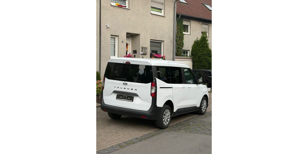 Ford Tourneo Courier 15.000 km 19.500 &euro; Gelsenkirchen 45889