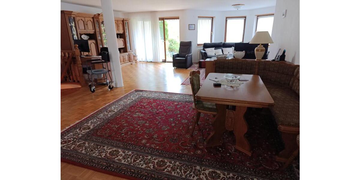 ObjNr:19777 - Sehr helles, leer stehendes 3-Fam. Haus (DHH) in guter Lage von Leimen; 6 zimmer