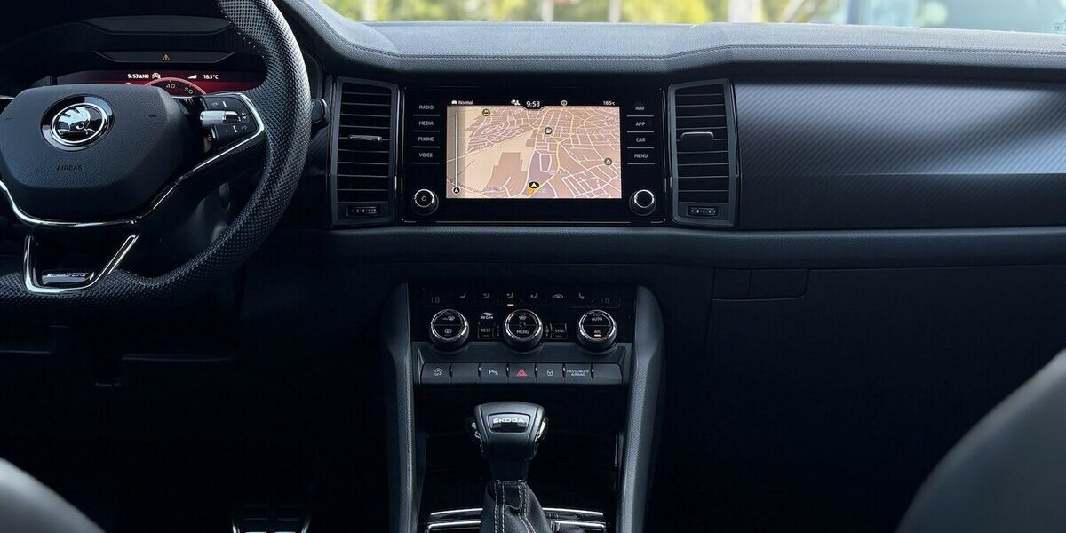Skoda Kodiaq Sport Line KAMERA/NAVI/KEYLESS/MEMORY/AHK 97.362 km 28.900 &euro; Villingen-Schwenningen 78054