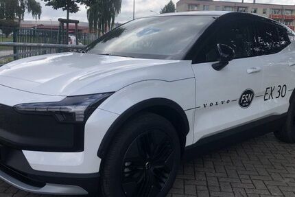 Volvo EX30 2.000 km 48.000 &euro; Rostock 18057