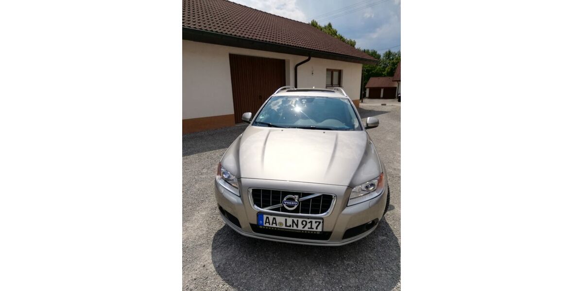Volvo V70 68.150 km 17.900 &euro; Essingen 73457