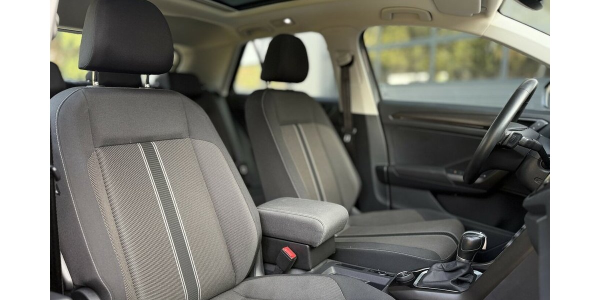 VW T-Roc R line / 4Motion / Keyless Go / PANO 53.000 km 25.250 &euro; Mönchengladbach 41066