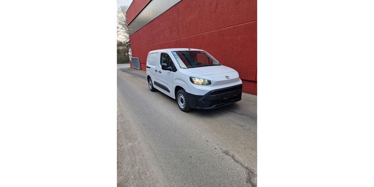 Toyota Proace City 34.000 km 17.250 &euro; Böblingen 71032