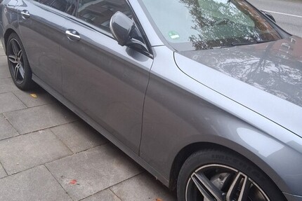 Mercedes-Benz E 220 152.600 km 23.990 &euro; Hamburg 20038