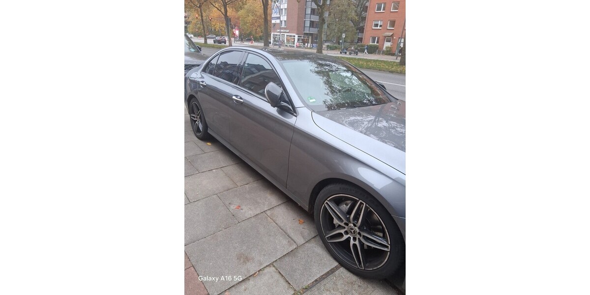 Mercedes-Benz E 220 152.600 km 23.990 &euro; Hamburg 20038