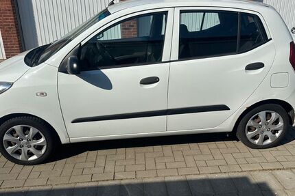 Hyundai i10 174.400 km 2.399 &euro; Itzehoe 25524