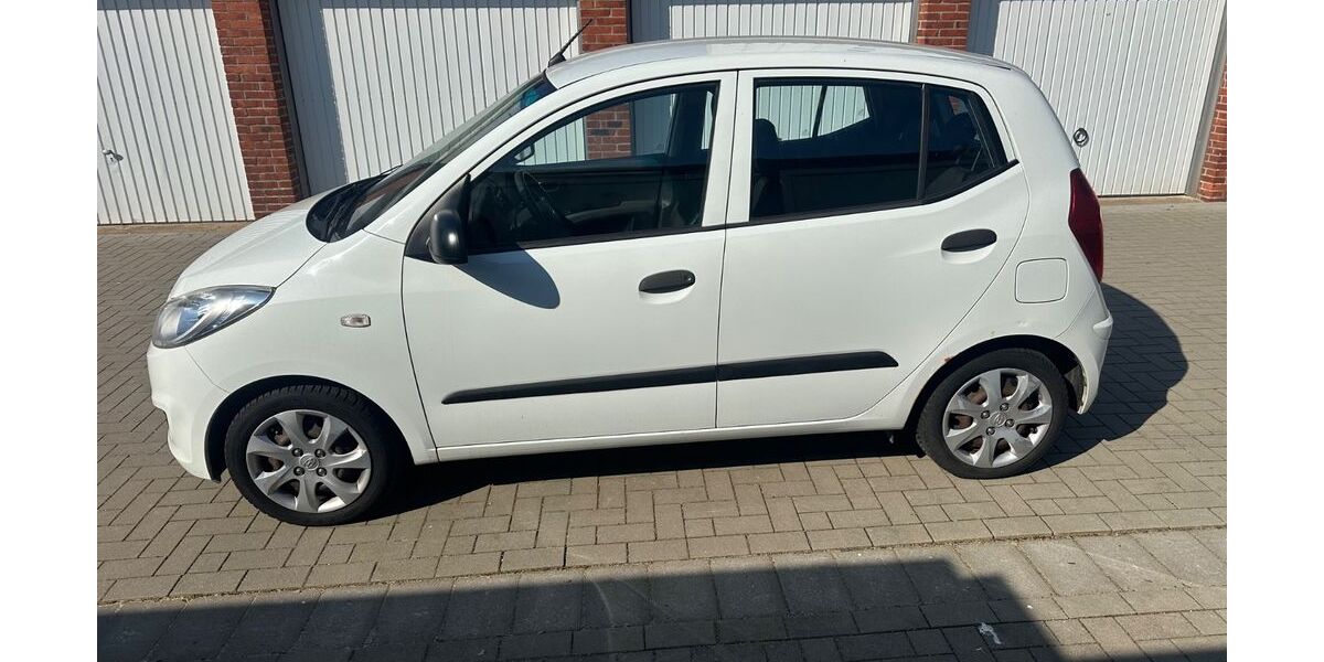 Hyundai i10 174.400 km 2.399 &euro; Itzehoe 25524