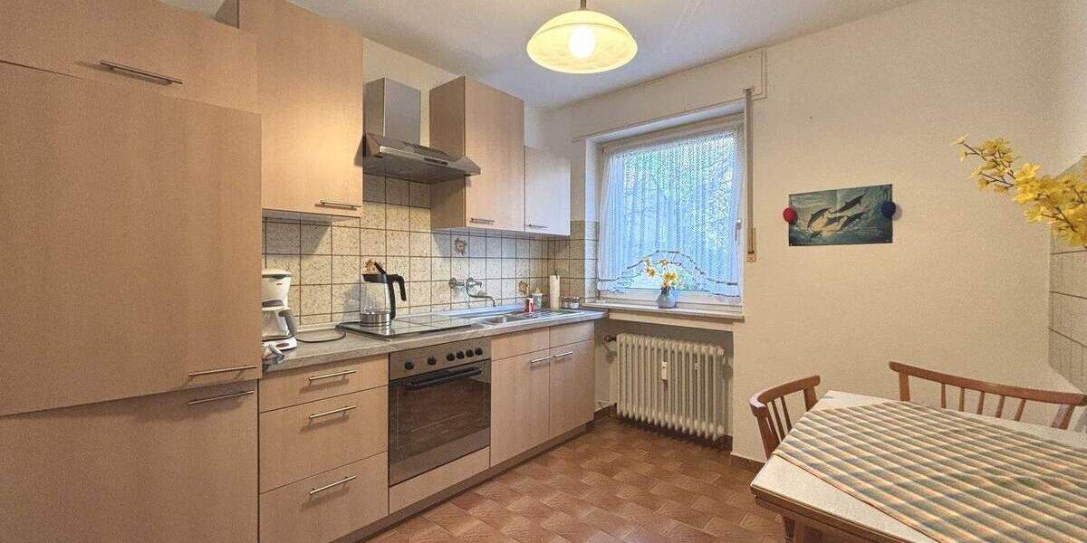 Attraktives, gepflegtes Mehrfamilienhaus in gefragter Wohnlage in Essen-Bergerhausen 6 zimmer