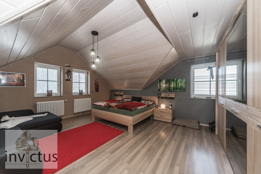 Wohnen mit Stil: Großzügiges Haus mit 6 Zimmern, Wintergarten, Doppelgarage, Kamin & Einliegerwhg! 6.5 zimmer