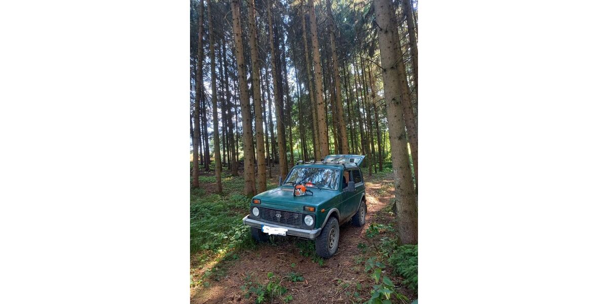 Lada Niva 107.000 km 1.999 &euro; Dasing 86453