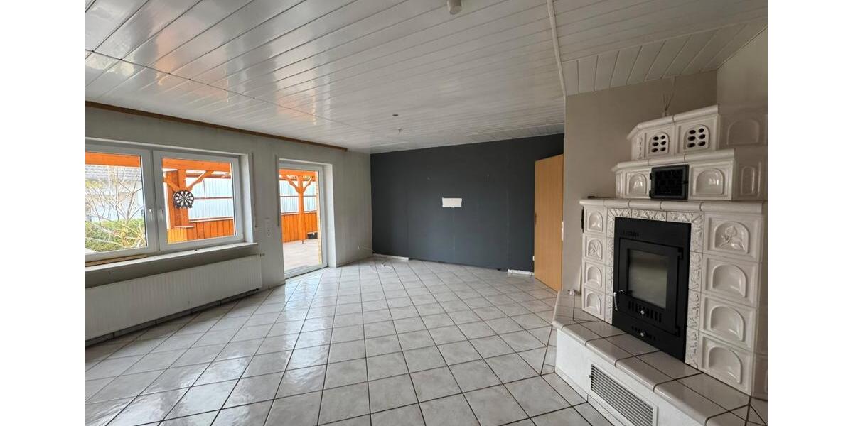 Einfamilienhaus Borgentreich - 8 Zimmer, 200 m&sup2;, 1.750&euro; | Angebot:26314341