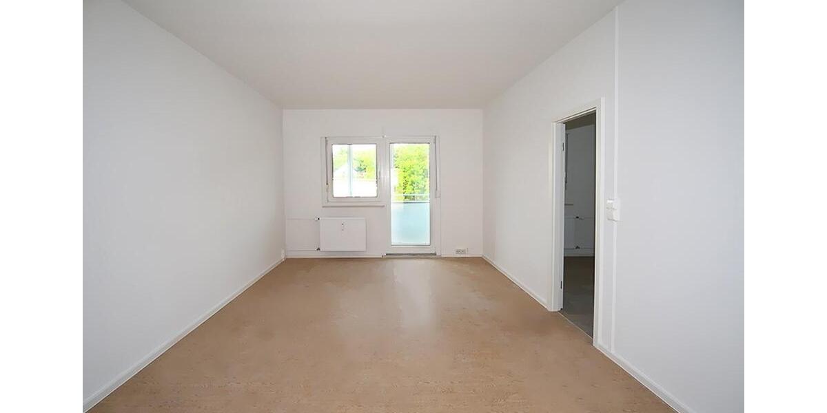 Schöne 3-Raumwohnung mit vollverglastem Balkon 3 zimmer