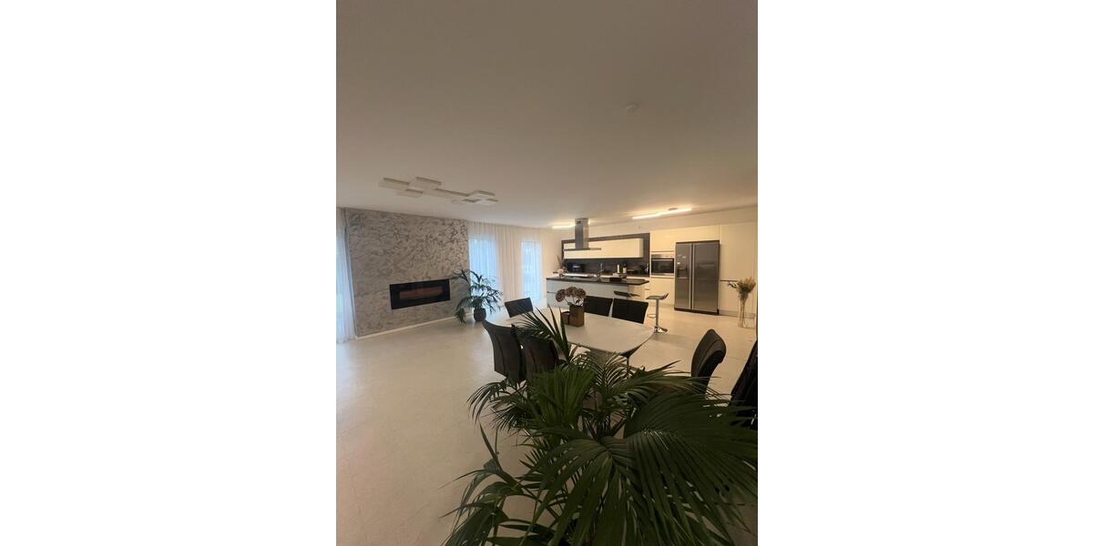 Erdgeschoßwohnung Sundern (Sauerland) - 4 Zimmer, 145 m&sup2;, 1.350&euro; | Angebot:26267444