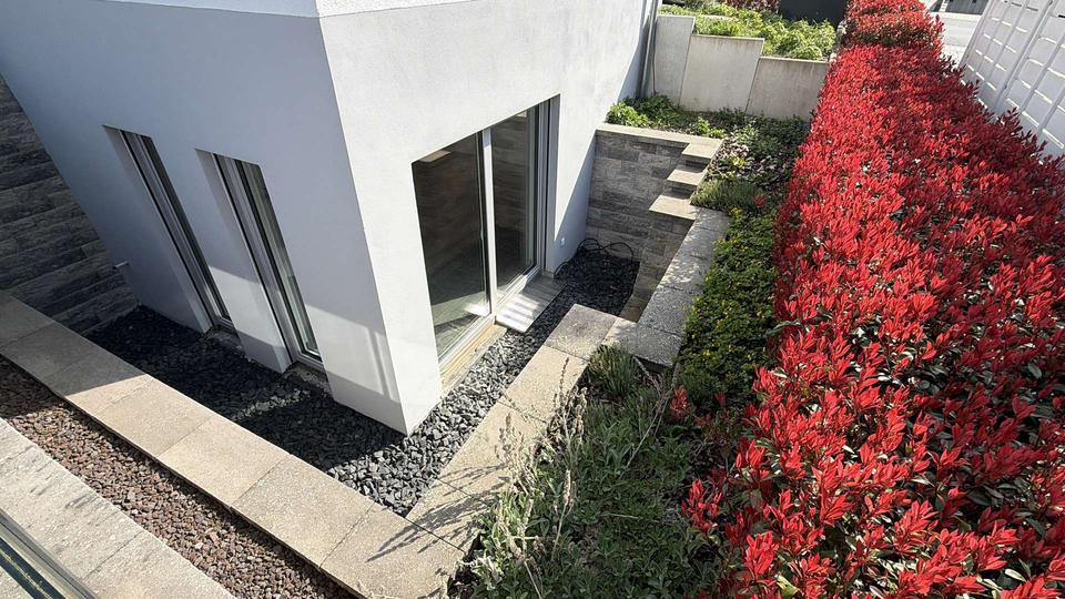 Villa Bad Camberg - 8 Zimmer, 459 m&sup2;, 3.200&euro; | Angebot:26249396