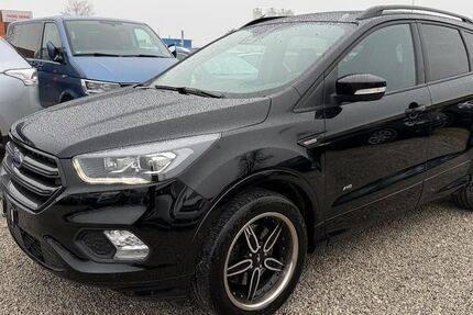 Ford Kuga 99.000 km 12.999 &euro; München 81829