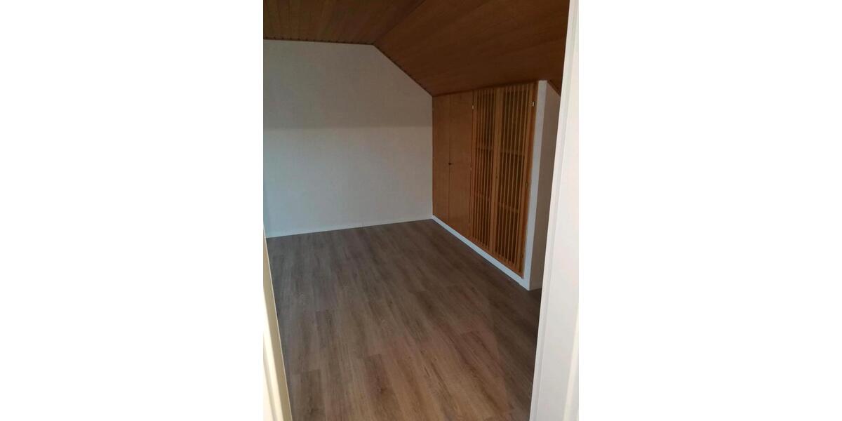 Reihenhaus Bad Berleburg - 5 Zimmer, 140 m&sup2;, 950&euro; | Angebot:26335414