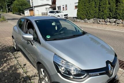 Renault Clio 136.000 km 7.000 &euro; Spaichingen 78549