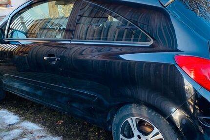 Opel Corsa 235.000 km 900 &euro; München 81539