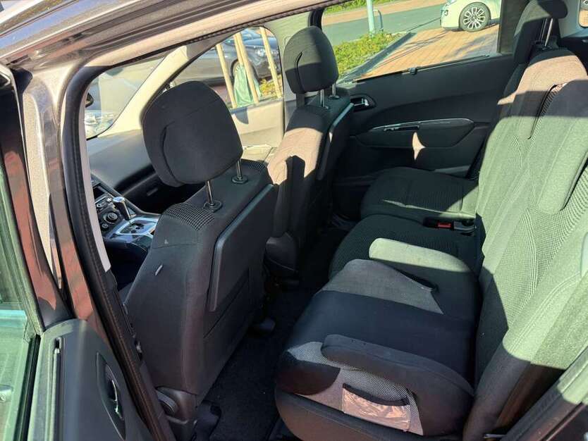 Peugeot 5008 170.700 km 8.499 € Grevenbroich 41515