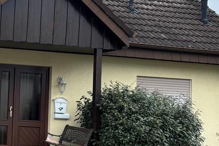 Haus Weimar (Lahn) - 5 Zimmer, 160 m&sup2;, 1.600&euro; | Angebot:25367732