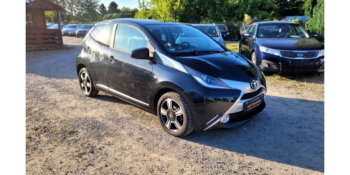 Toyota Aygo (X) 30.000 km 7.290 &euro; Berlin 13127