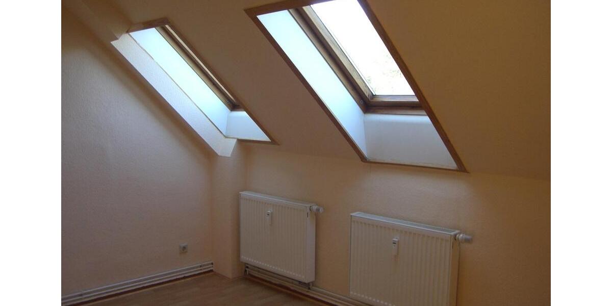 Dachgeschoßwohnung Lauchhammer - 5 Zimmer, 80 m&sup2;, 485&euro; | Angebot:26417136