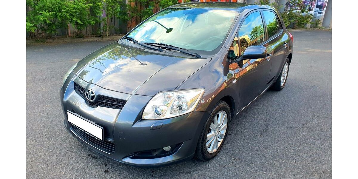 Toyota Auris 144.000 km 5.500 &euro; Berlin 13353